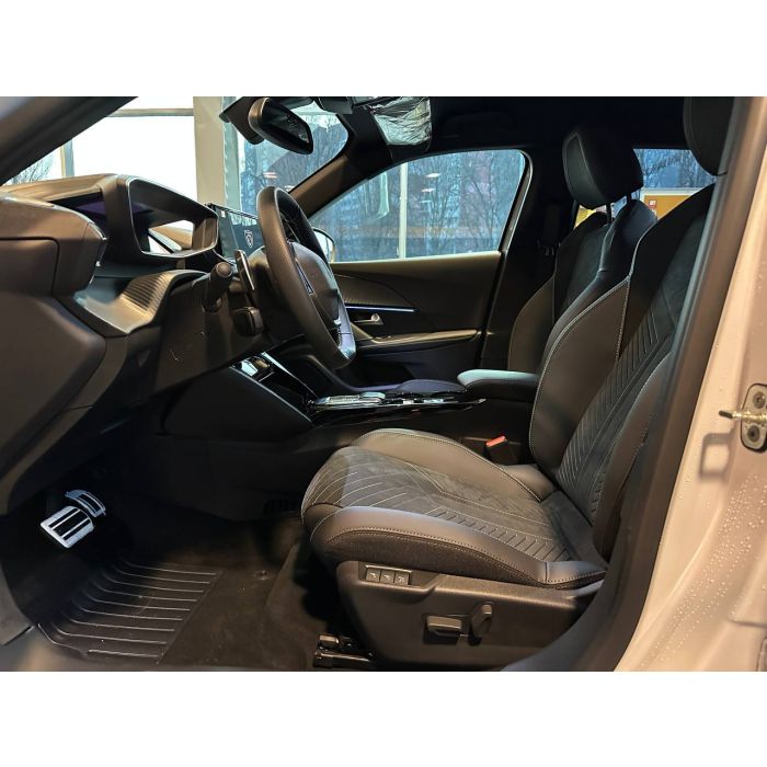 ДЕМО Peugeot 2008 1.2 Hybrid 136 eDCS6 GT 2025