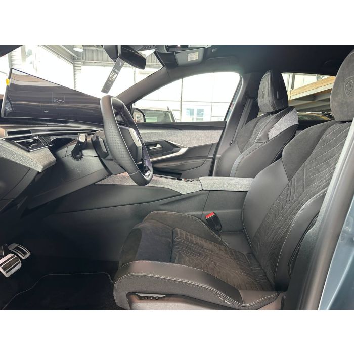 Peugeot new 3008 1,6 PT 180 AT6 GT (2025)