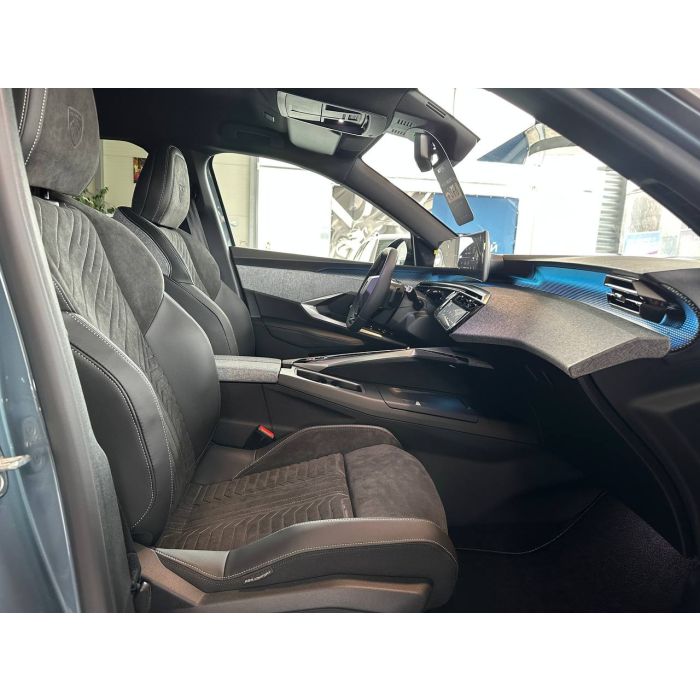 Peugeot new 3008 1,6 PT 180 AT6 GT (2025)