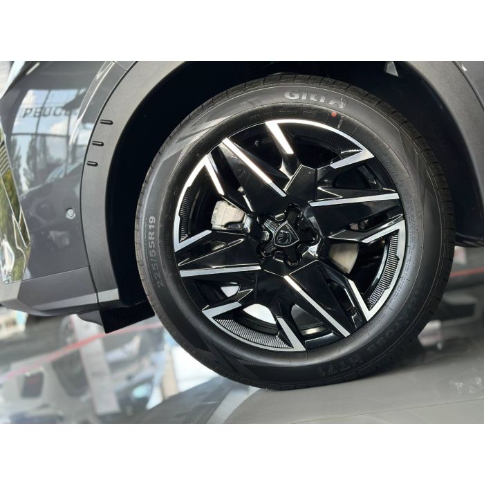 Peugeot new 5008 1,6 PT 180 AT6 GT (2025)