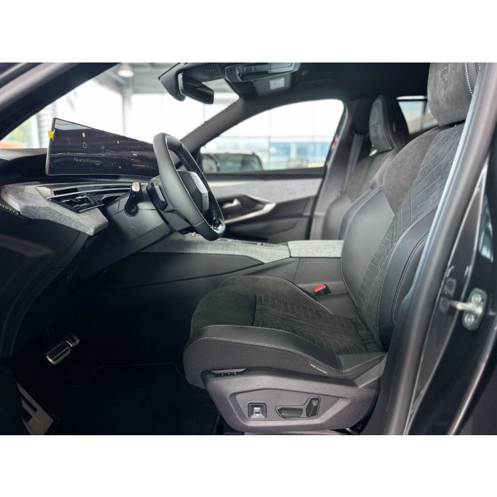 Peugeot new 5008 1,6 PT 180 AT6 GT (2025)