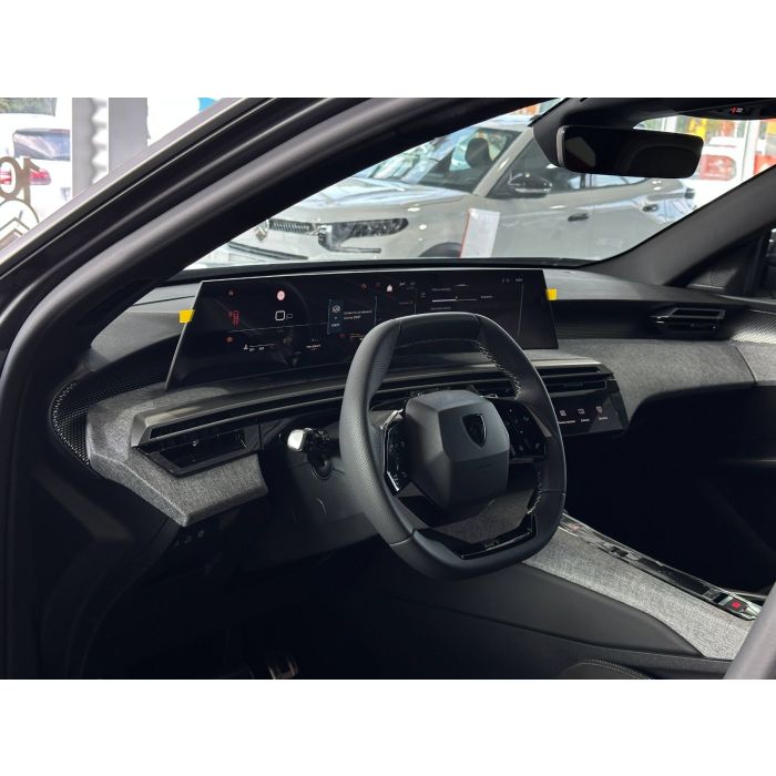 Peugeot new 5008 1,6 PT 180 AT6 GT (2025)