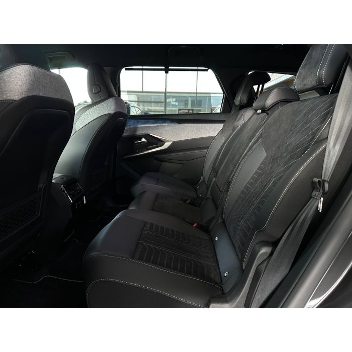 Peugeot new 5008 1,6 PT 180 AT6 GT (2025)