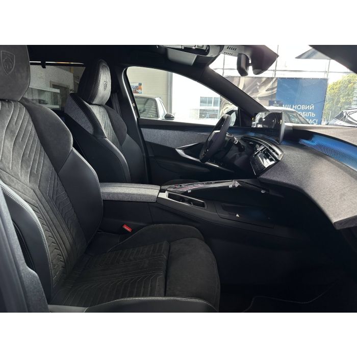 Peugeot new 5008 1,6 PT 180 AT6 GT (2025)