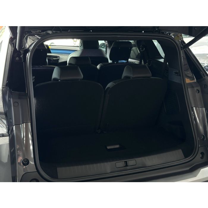 Peugeot new 5008 1,6 PT 180 AT6 GT (2025)