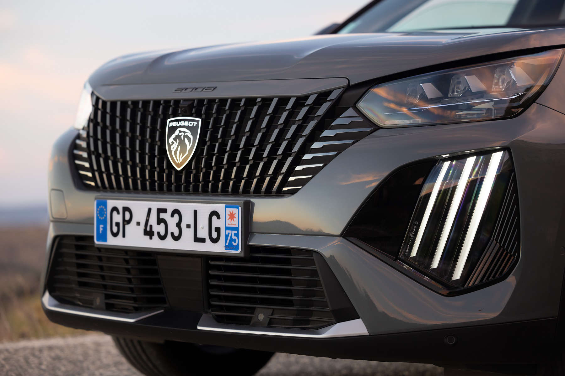 Peugeot 2008, вигляд спереду зблизька
