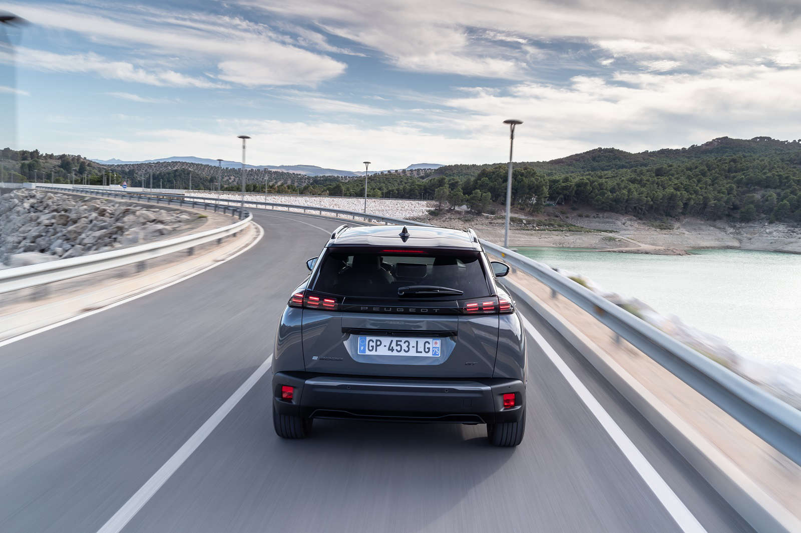 Peugeot 2008, вигляд ззаду